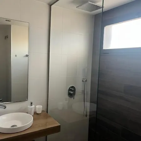 Oasis - Floor With Seaview Apartmán *